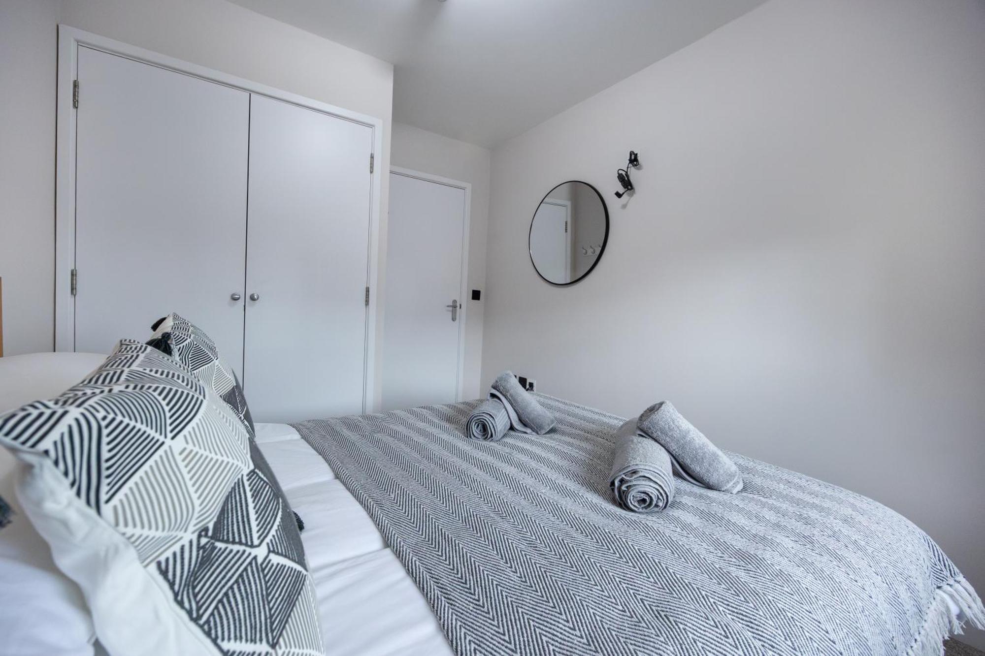 דירות רדינג Stunning 3Br, Free Parking, Near Town Center, Long Term Discoun מראה חיצוני תמונה