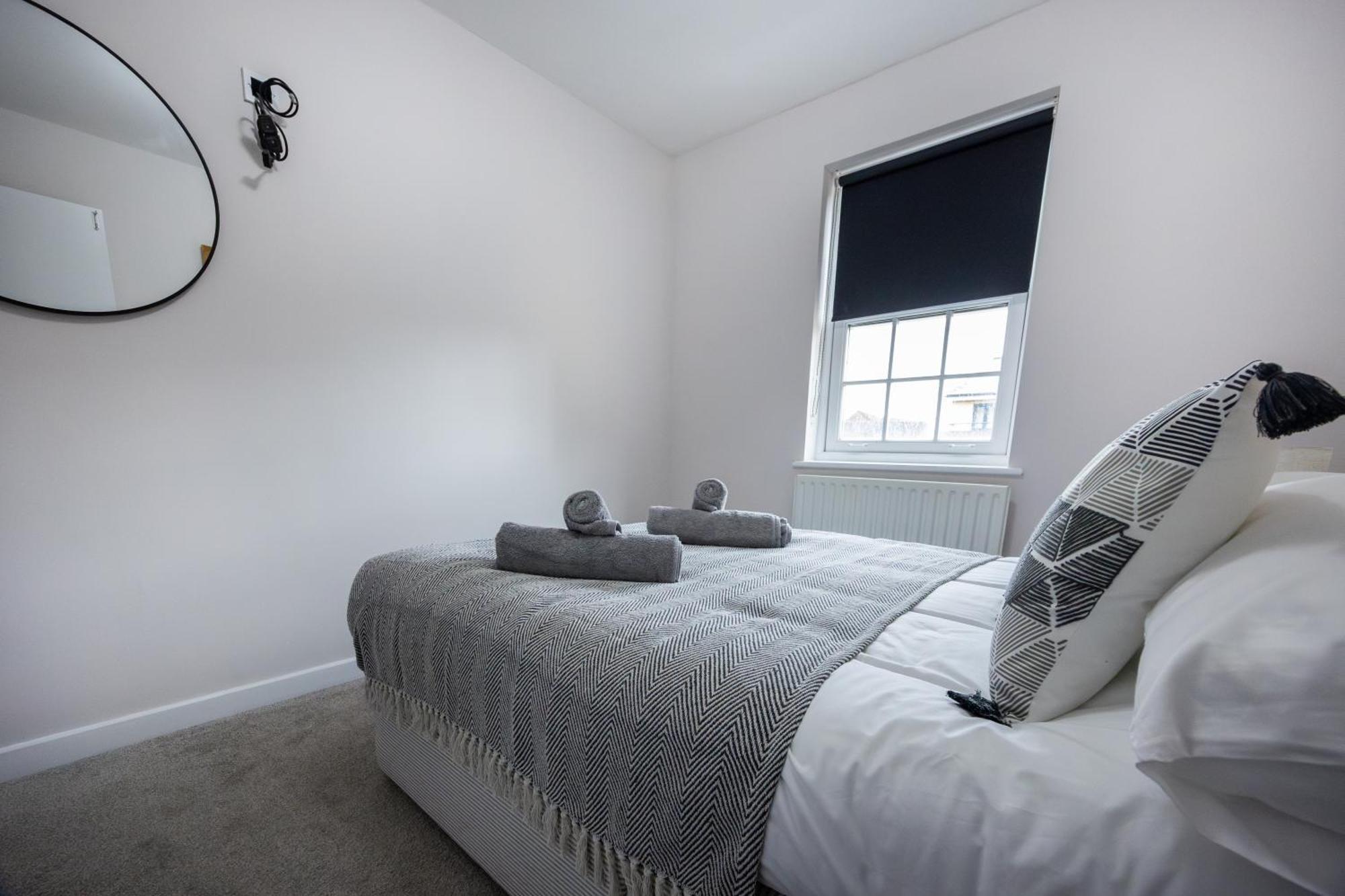 דירות רדינג Stunning 3Br, Free Parking, Near Town Center, Long Term Discoun מראה חיצוני תמונה