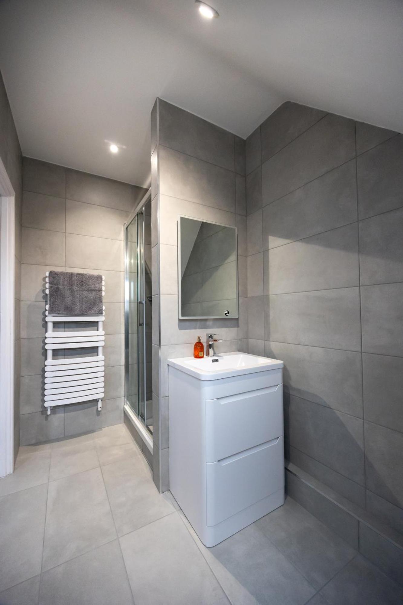 דירות רדינג Stunning 3Br, Free Parking, Near Town Center, Long Term Discoun מראה חיצוני תמונה