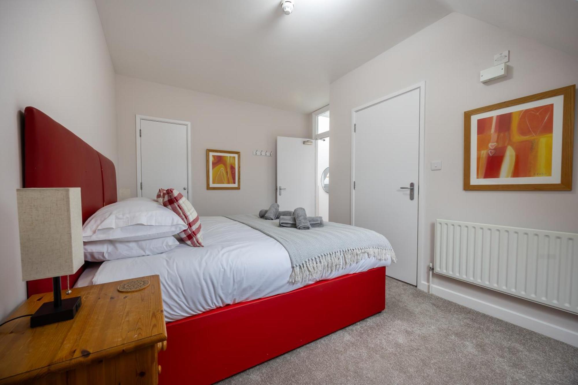 דירות רדינג Stunning 3Br, Free Parking, Near Town Center, Long Term Discoun מראה חיצוני תמונה